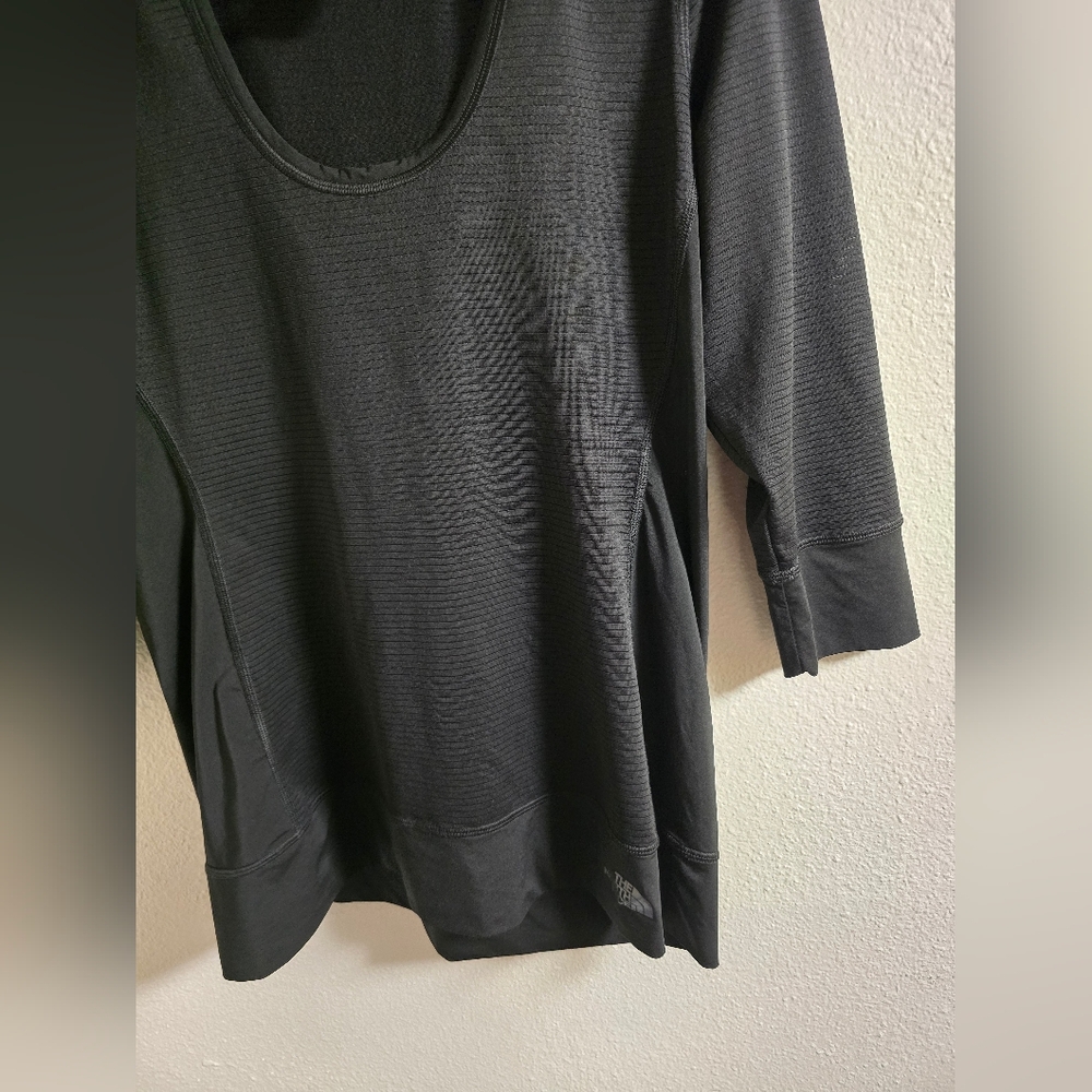 North Face Athletic Black Top 3/4 Sleeve - Picture 5 of 6